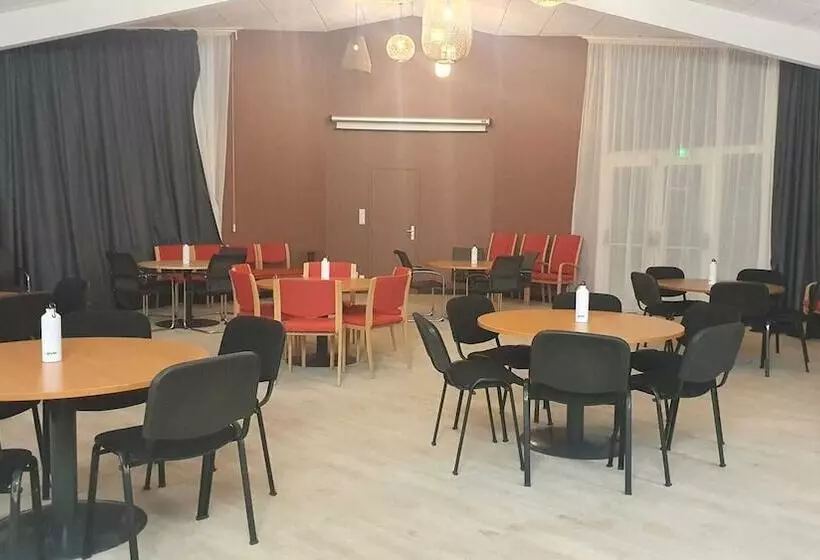 هتل Greet Hôtel Castres Saix