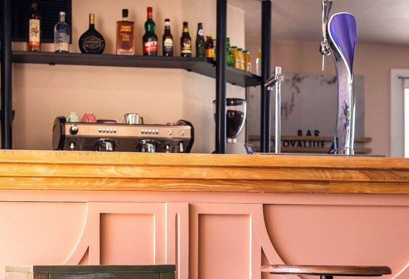 هتل Greet Hôtel Castres Saix