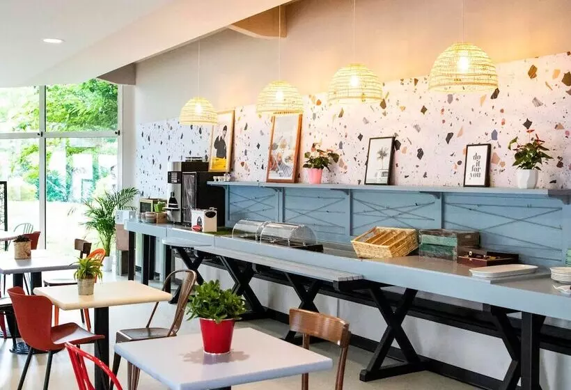 هتل Greet Hôtel Castres Saix