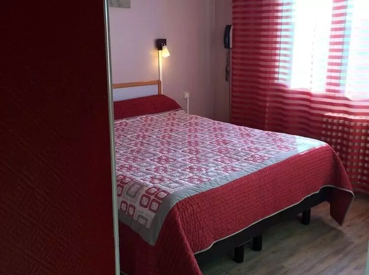 호텔 Hôtel Du 6 Juin