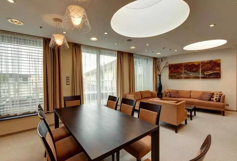 Radisson Blu Carlton Hotel, Bratislava