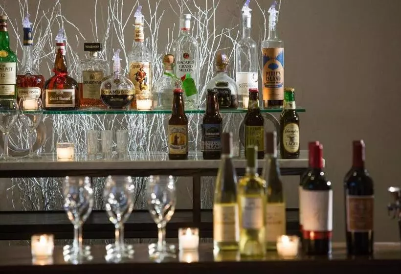 Hotel Renaissance Meadowlands