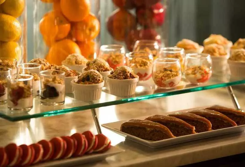 Hotel Renaissance Meadowlands