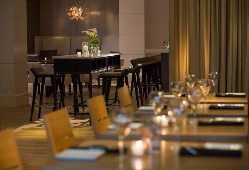 Hotel Renaissance Meadowlands