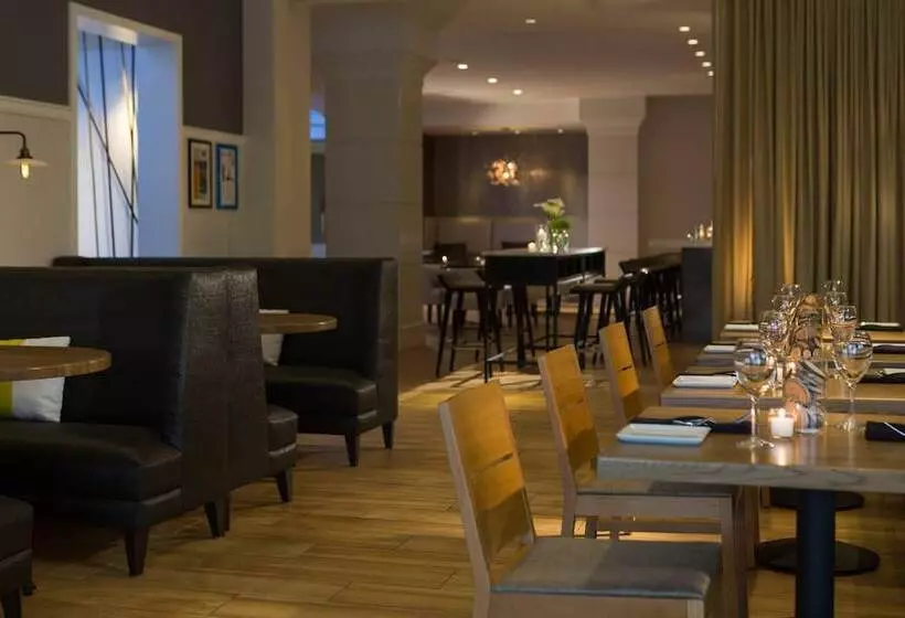 Hotel Renaissance Meadowlands