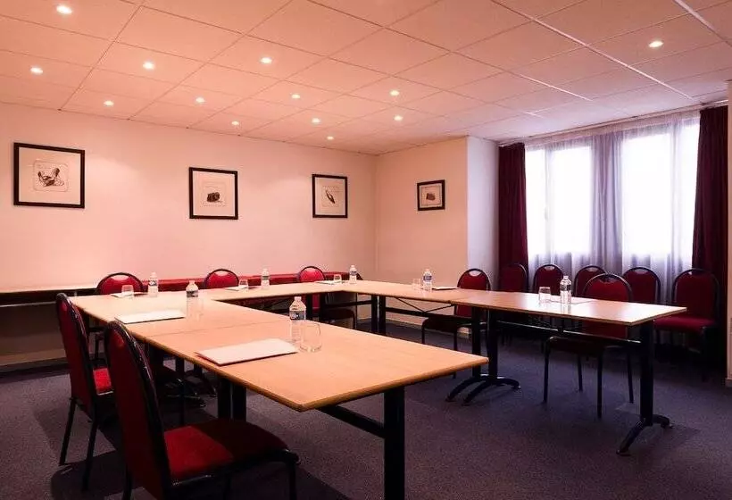 Отель The Originals City Hôtel, Aéroport Beauvais