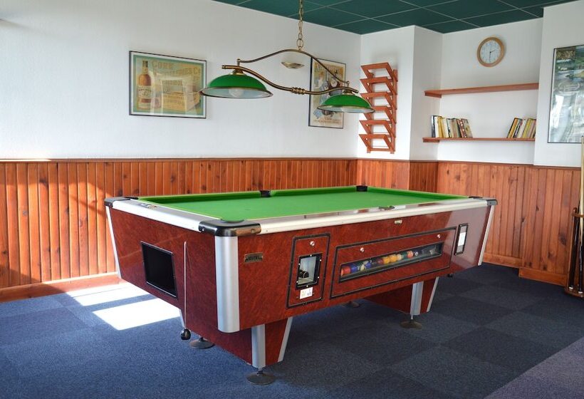 ホテル The Originals City Hôtel, Aéroport Beauvais