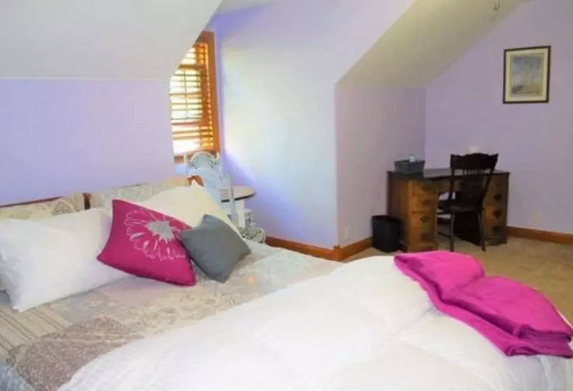 Aamiaismajoitus (B&B) Oak Creek Lodge