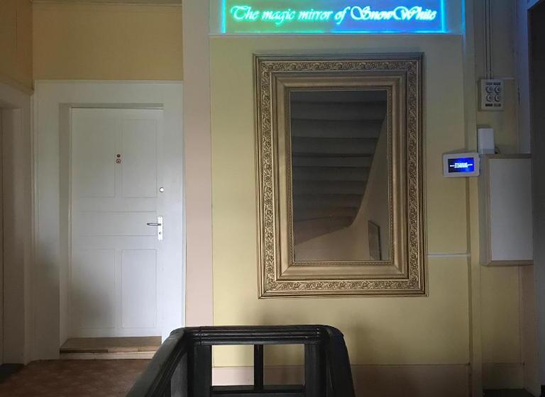 客栈 Schönbrunnen