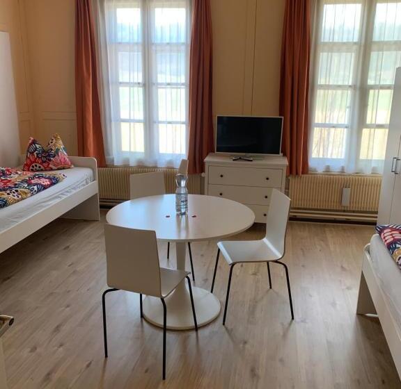 客栈 Schönbrunnen