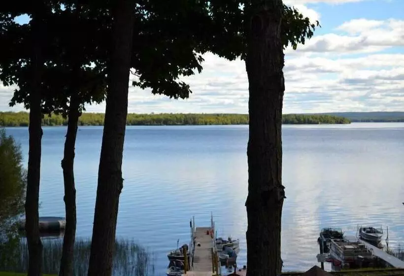 Hotelli Aj S Lodge And Oven