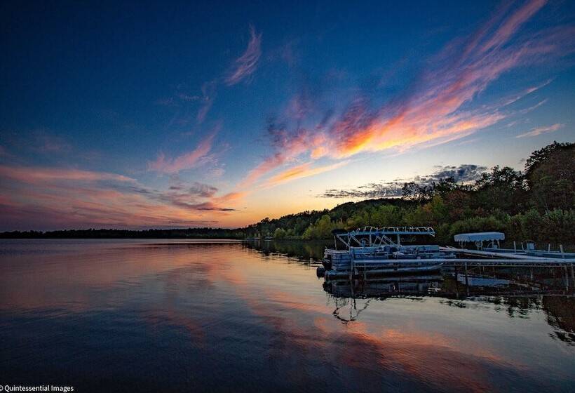 Отель Aj S Lodge And Oven