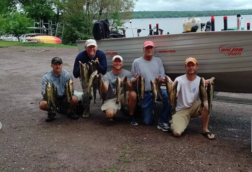 Hotelli Aj S Lodge And Oven