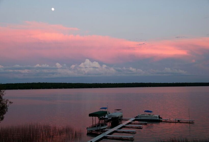 Отель Aj S Lodge And Oven