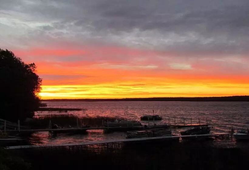 Hotelli Aj S Lodge And Oven