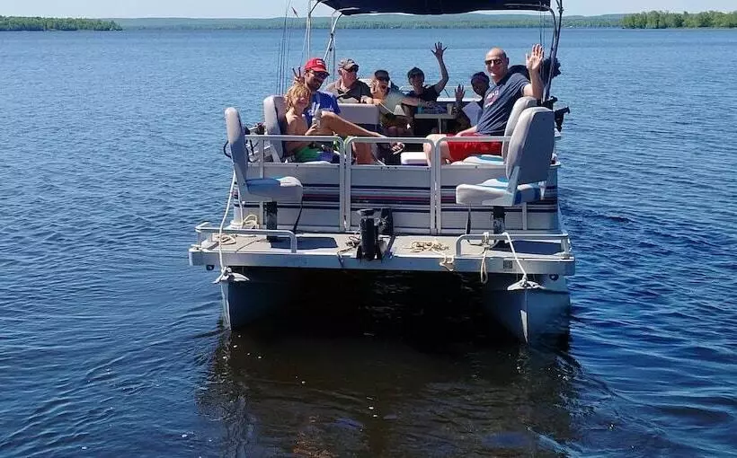 Hotelli Aj S Lodge And Oven