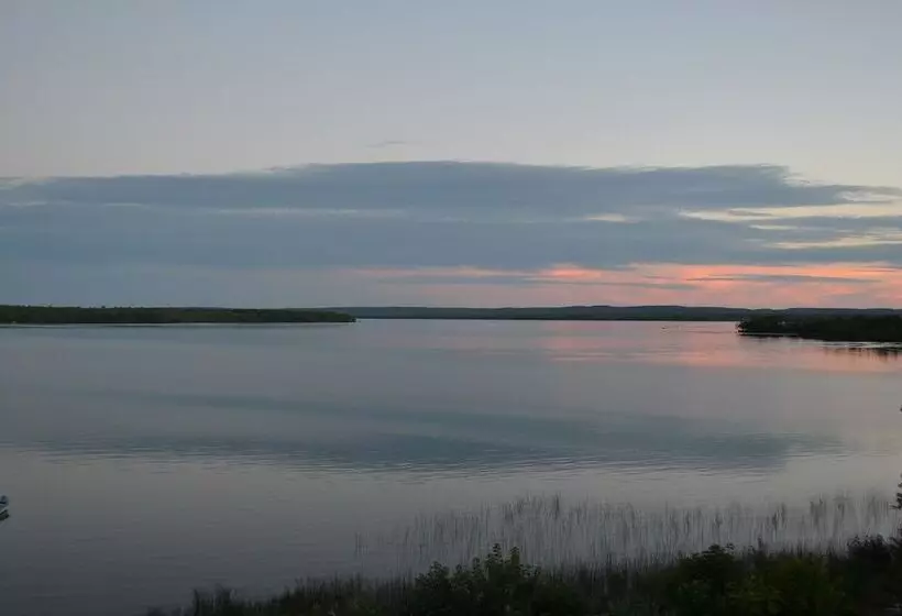 Hotelli Aj S Lodge And Oven