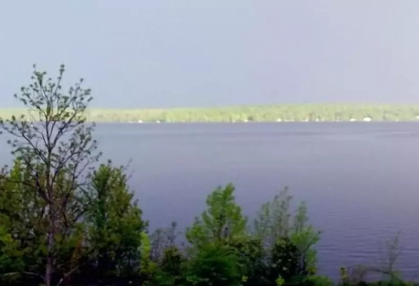 Hotelli Aj S Lodge And Oven