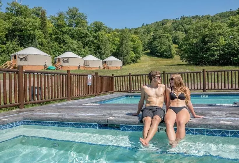 Hotelli Aqua Log Cabins Resort