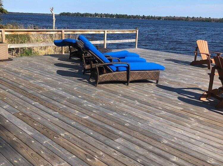 فندق Aqua Log Cabins Resort