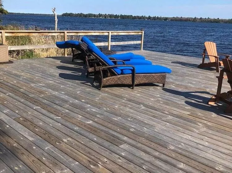 Hotelli Aqua Log Cabins Resort