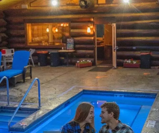 Hotelli Aqua Log Cabins Resort