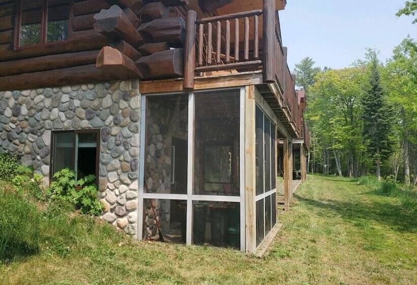 فندق Aqua Log Cabins Resort