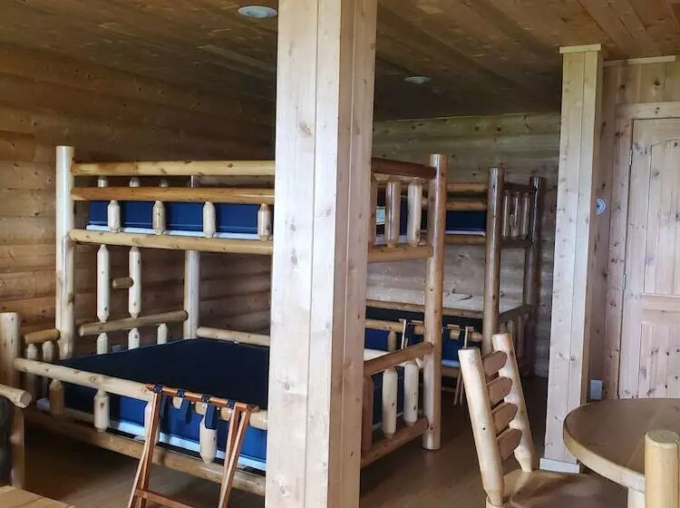 Hotelli Aqua Log Cabins Resort