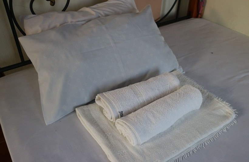 בית מלון כפרי Doña Josefa Aquino Poolside Resort