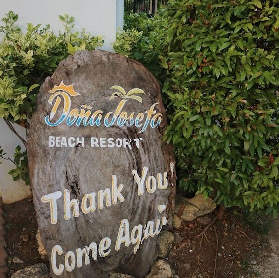 בית מלון כפרי Doña Josefa Aquino Poolside Resort