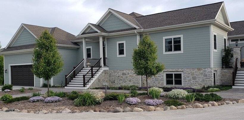 Manor On The Mile Two