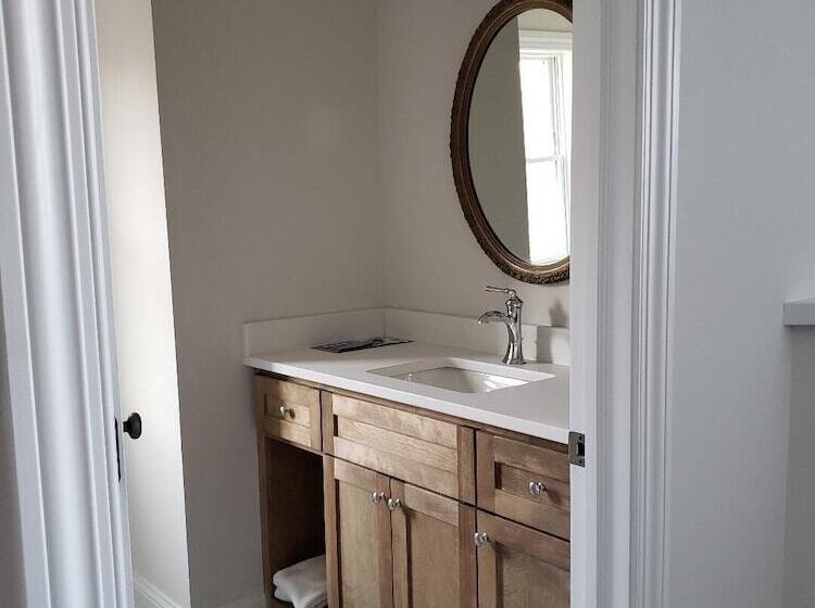 Manor On The Mile Two