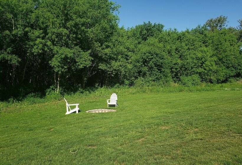 Manor On The Mile Two