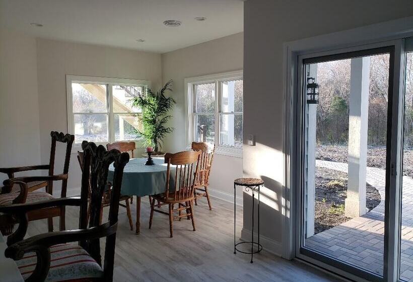 Manor On The Mile Two