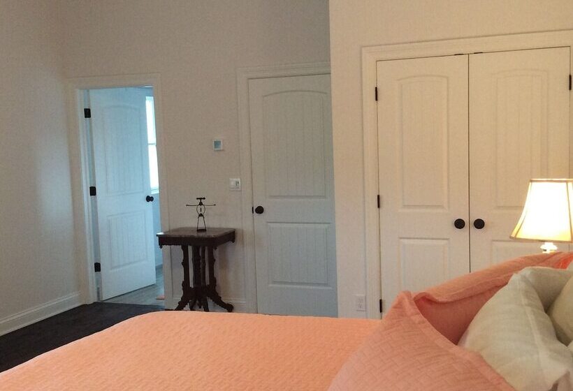 Manor On The Mile Two