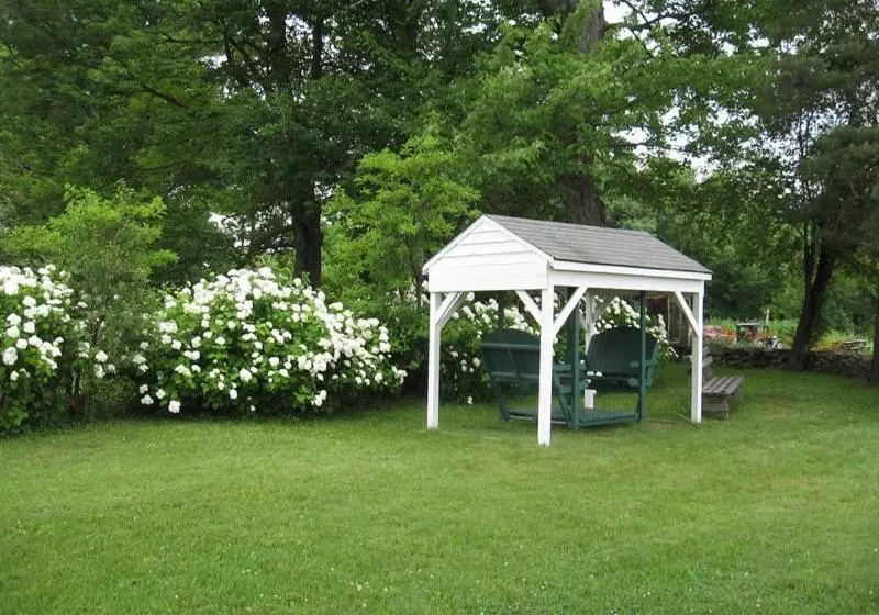 Mariaville Lake Bed And Breakfast