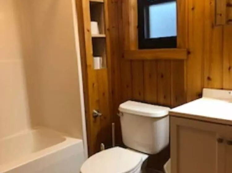 Riverbay Adventure Inn