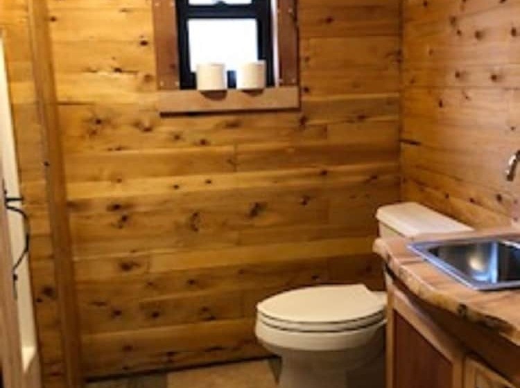 Riverbay Adventure Inn