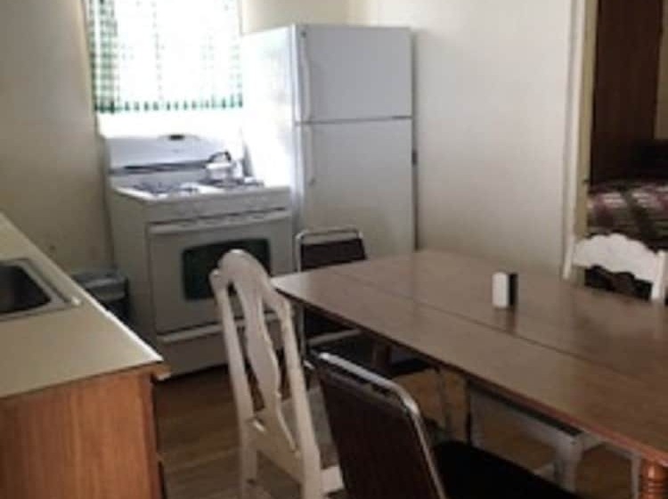 Riverbay Adventure Inn