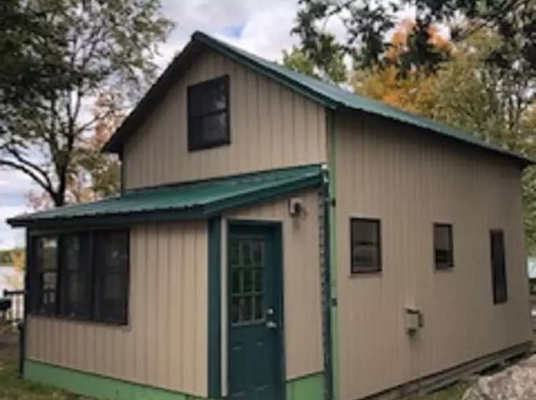 Riverbay Adventure Inn