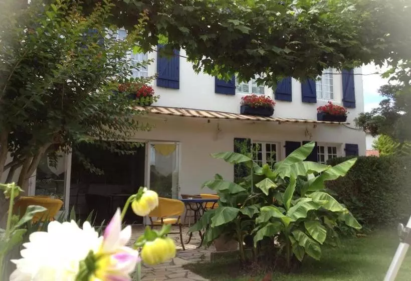 Abaca Ypua Hotel Restaurant