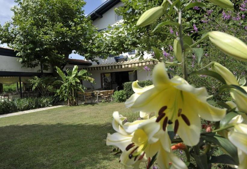 Abaca Ypua Hotel Restaurant