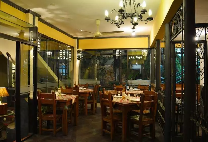 Aspen Hotel & Apart