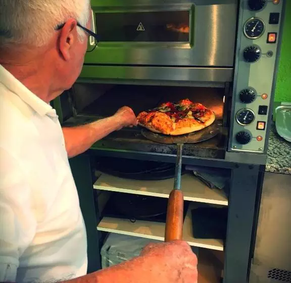 ホテル Auberge De Calendal