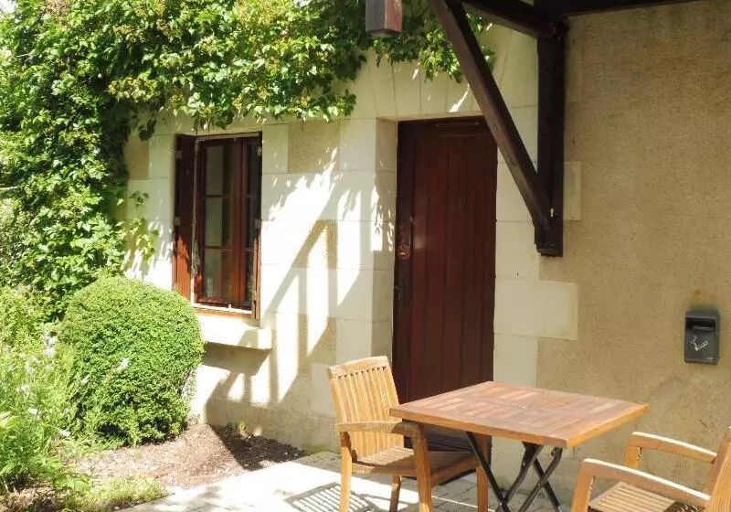 בית מלון כפרי Auberge De Launay