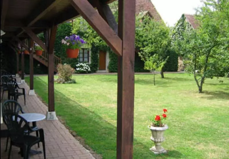 בית מלון כפרי Auberge De Launay