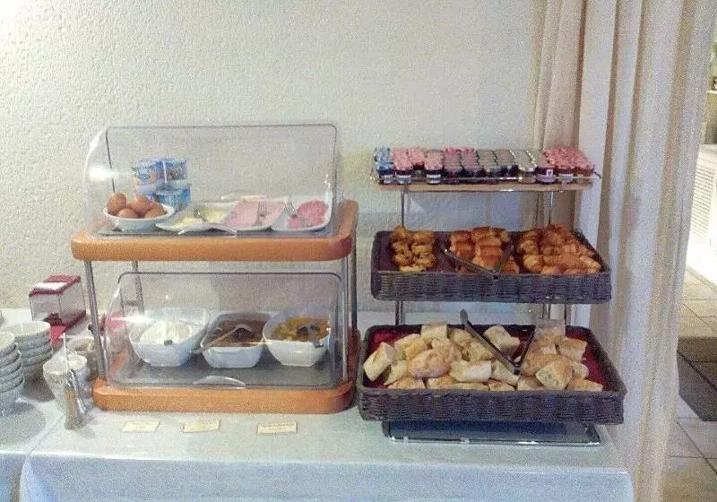 בית מלון כפרי Auberge De Launay