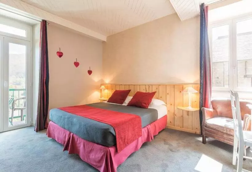 ホテル Auberge Le Cabaliros