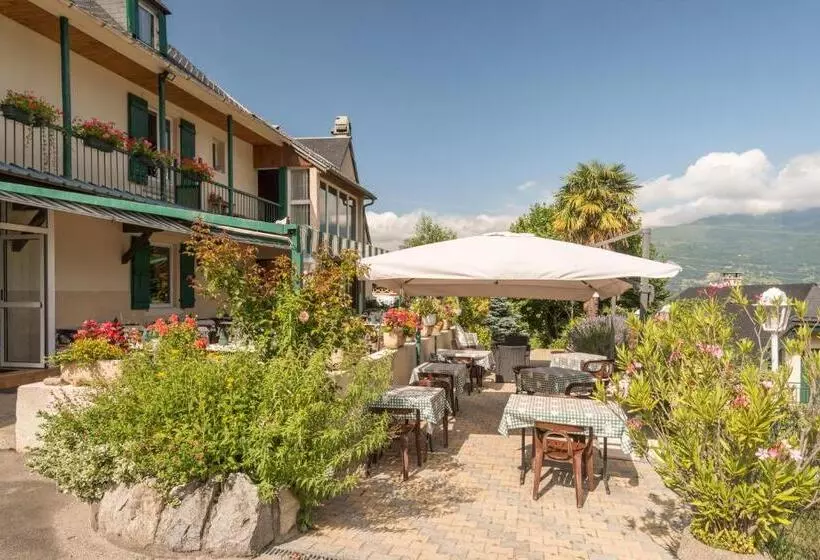 ホテル Auberge Le Cabaliros