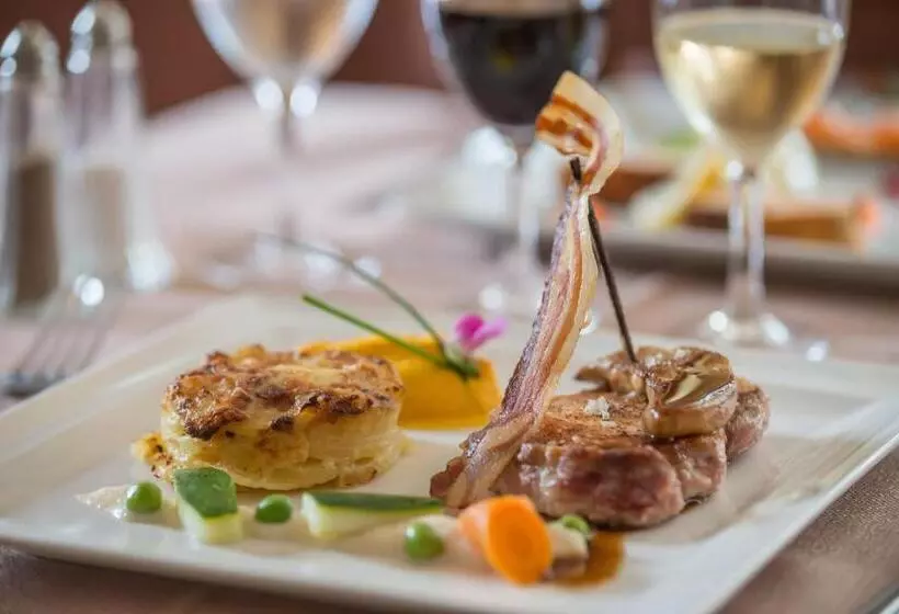 ホテル Auberge Le Cabaliros